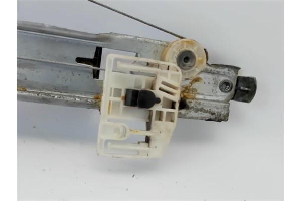 Recambio de mecanismo elevalunas trasero derecho para renault megane ii berlina 3p referencia OEM IAM 8200028068 LTRN706R 820101