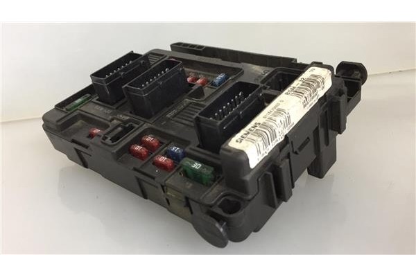 Recambio de caja fusibles/rele para peugeot 206 1.4 hdi eco 70 referencia OEM IAM 9643498980 S118470002 