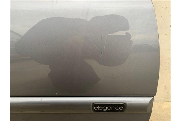 Recambio de puerta delantero derecha para opel vectra b berlina 2.0 gt referencia OEM IAM 24435973  