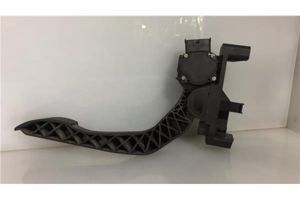 Recambio de pedal acelerador para iveco daily furgón 2.3 furgón 35c... batalla 3000l referencia OEM IAM 504061734 0281002632 