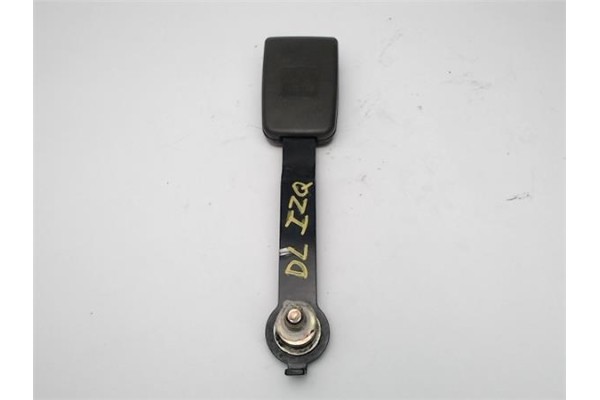 Recambio de anclaje cinturon delantero izquierdo para nissan terrano ii (r20) 2.4 4wd referencia OEM IAM 868420F000  