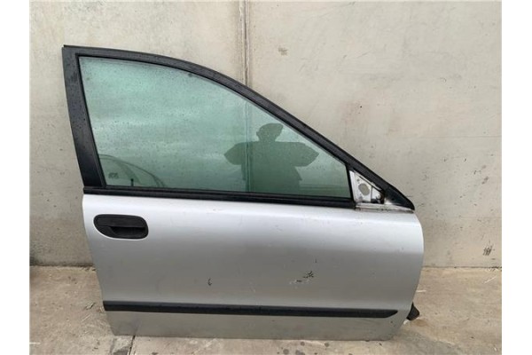 Recambio de puerta delantero derecha para volvo s40 berlina 1.9 d+ lse referencia OEM IAM 30632667 31253658 