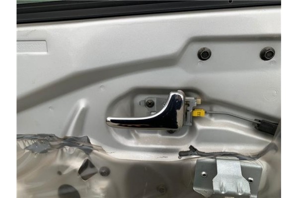 Recambio de puerta delantero derecha para volvo s40 berlina 1.9 d+ lse referencia OEM IAM 30632667 31253658 
