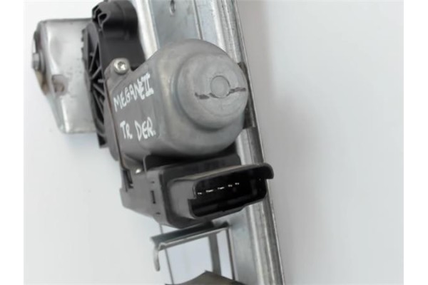 Recambio de mecanismo elevalunas trasero derecho para renault megane ii berlina 5p referencia OEM IAM 8200028068 LTRN706R 820101