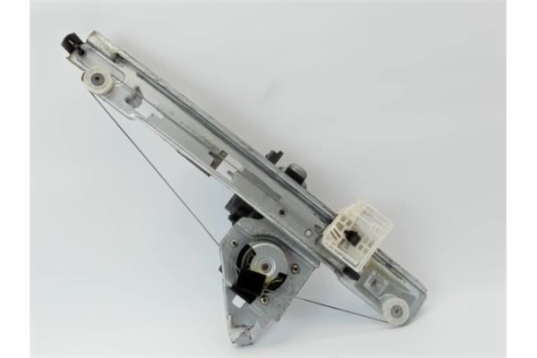 Recambio de mecanismo elevalunas trasero derecho para renault megane ii berlina 5p referencia OEM IAM 8200028068 LTRN706R 820101