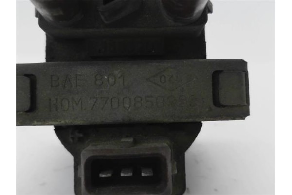 Recambio de bobina encendido para renault laguna (b56) 3.0 v6 baccara (b56e/r) referencia OEM IAM BAE801 7700850999 