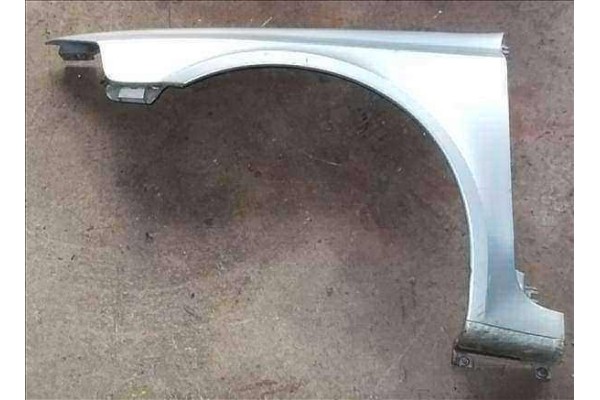 Recambio de aleta delantero izquierda para renault laguna ii (bg0) 1.9 dci (bg0g) referencia OEM IAM 7701475993  
