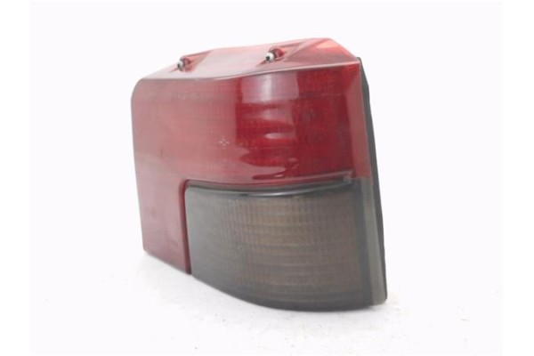 Recambio de piloto trasero derecho para peugeot 205 ii (20a/c) 1.8 diesel referencia OEM IAM 635182  
