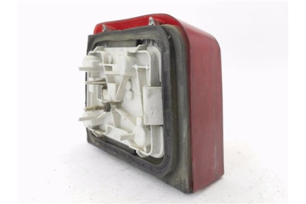 Recambio de piloto trasero derecho para peugeot 205 ii (20a/c) 1.8 diesel referencia OEM IAM 635182  
