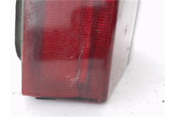 Recambio de piloto trasero derecho para peugeot 205 ii (20a/c) 1.8 diesel referencia OEM IAM 635182  