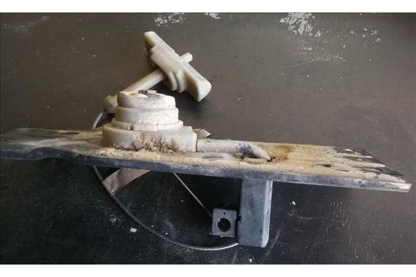 Recambio de porta rueda para chrysler voyager gs 2.4 i referencia OEM IAM 4860958AB  