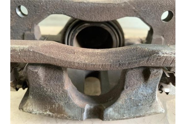 Recambio de pinza freno delantero derecha para land rover freelander (ln) 2.0 di referencia OEM IAM SEG100220 1H5Z2C357CA 