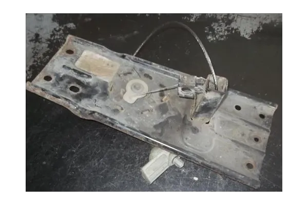 Recambio de porta rueda para chrysler voyager gs 2.4 i referencia OEM IAM 4860958AB  