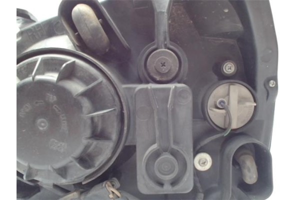 Recambio de faro delantero dcho para kia carens (rs) 2.0 crdi referencia OEM IAM K2JA51030 PP0327D 