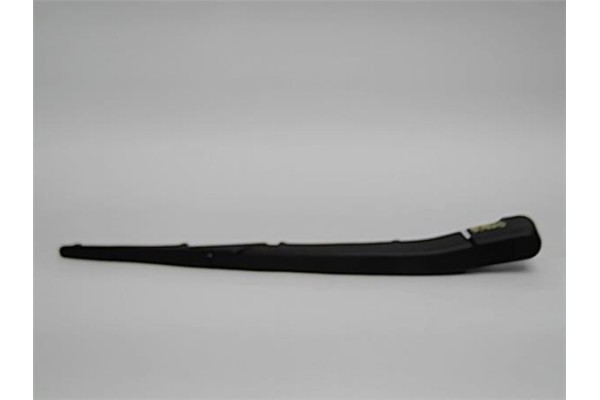 Recambio de brazo limpiaparabrisas trasero para citroen c4 berlina 1.6 hdi referencia OEM IAM   