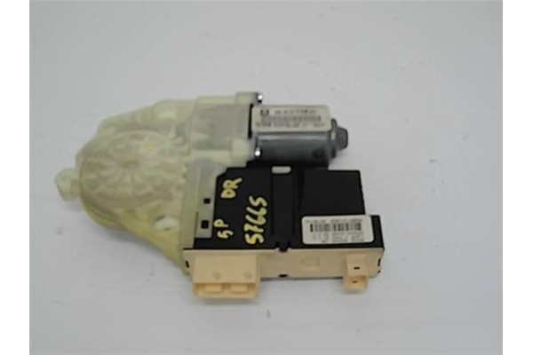 Recambio de elevalunas electrico delantero derecho para citroen c4 berlina 1.6 hdi referencia OEM IAM 9681574880  