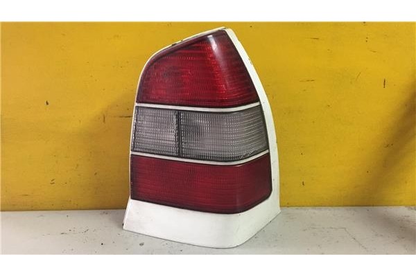 Recambio de piloto trasero derecho para nissan primera berlina (p11) 1.6 2.0 navigation referencia OEM IAM   