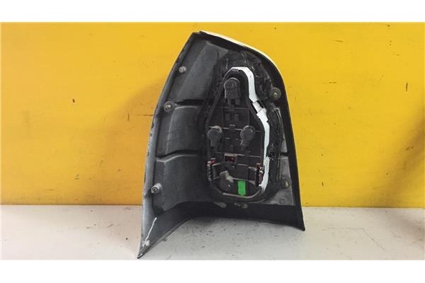 Recambio de piloto trasero derecho para nissan primera berlina (p11) 1.6 2.0 navigation referencia OEM IAM   