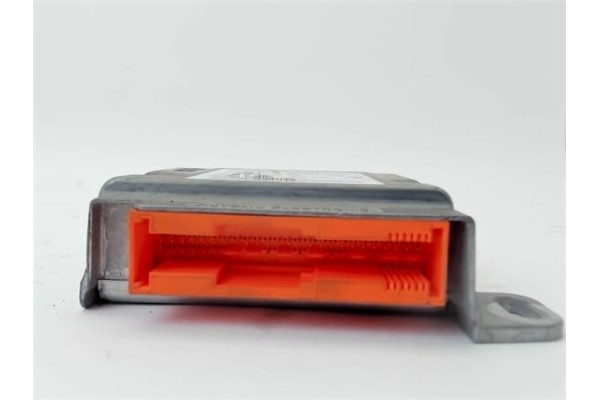 Recambio de centralita airbag para renault kangoo 4x4 1.9 rapid referencia OEM IAM 8200381660  