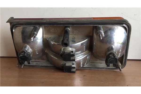 Recambio de piloto trasero izquierdo para lada niva (2121/21213/21214/21215/2131) 1.6 5000 referencia OEM IAM 61063716011  