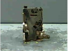 Recambio de cierre electromagnetico delantero izquierdo para peugeot 205 ii (20a/c) 1.4 referencia OEM IAM 913593  