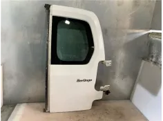 Recambio de puerta trasero derecha carga acristalada para citroen berlingo furgón 1.6 hdi 90 referencia OEM IAM 87030000  