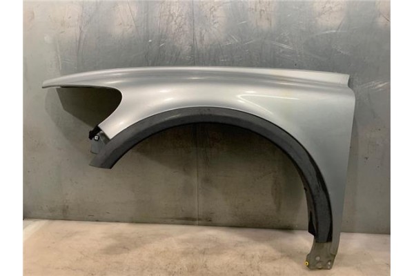Recambio de aleta delantero izquierda para volvo c30 2.0 d referencia OEM IAM 31253949  