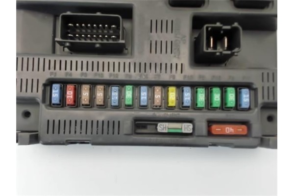 Recambio de caja fusibles/rele para peugeot 207 referencia OEM IAM 9663798280  
