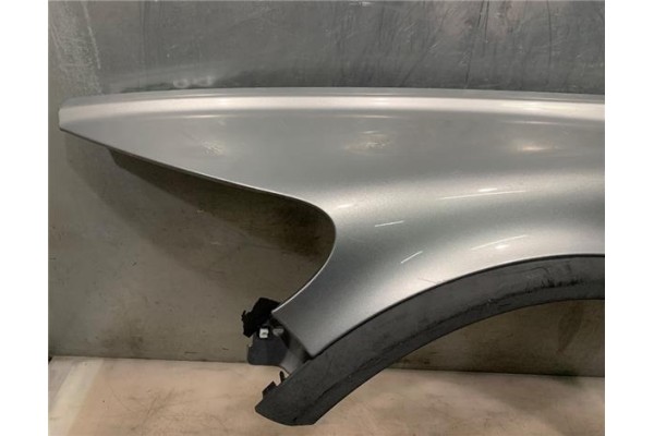Recambio de aleta delantero izquierda para volvo c30 2.0 d referencia OEM IAM 31253949  