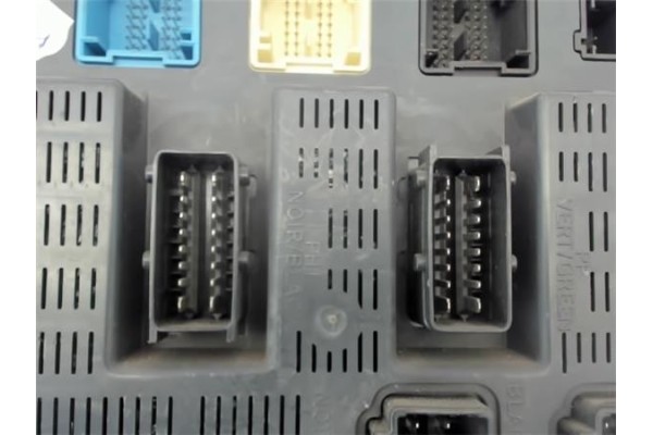 Recambio de caja fusibles/rele para peugeot 207 referencia OEM IAM 9663798280  