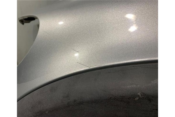 Recambio de aleta delantero izquierda para volvo c30 2.0 d referencia OEM IAM 31253949  