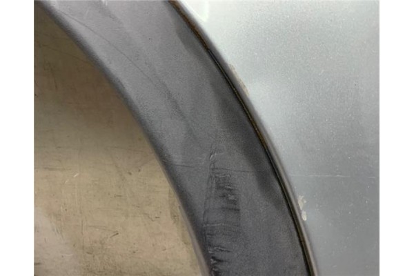 Recambio de aleta delantero izquierda para volvo c30 2.0 d referencia OEM IAM 31253949  