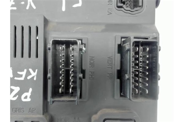Recambio de caja fusibles/rele para peugeot 206 referencia OEM IAM 9652474780  