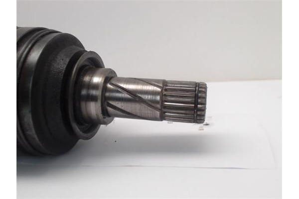 Recambio de palier delantero derecho para opel corsa c 1.7 di referencia OEM IAM 374413  