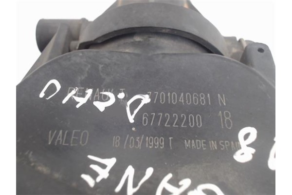 Recambio de faro antiniebla derecho para renault megane i classic (la0) referencia OEM IAM 7701040681N 67722200 