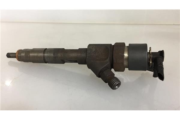 Recambio de inyector para renault master ii furgón (fd) 1.9 dti referencia OEM IAM 8200100272  