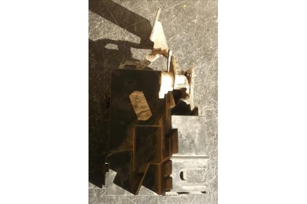 Recambio de cierre electromagnetico delantero derecho para citroen jumper furgón 2.8 hdi referencia OEM IAM 9136P4  