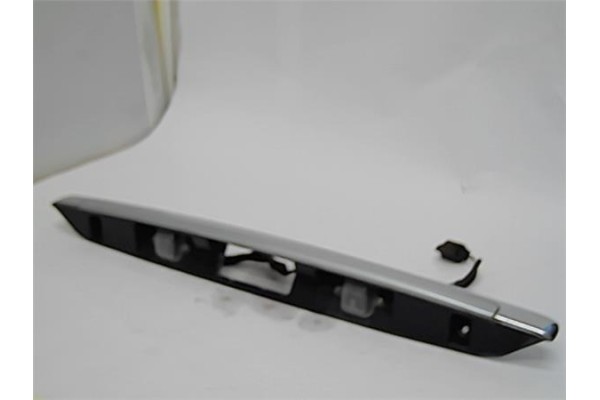 Recambio de moldura porton trasero para kia carnival 2.9 td referencia OEM IAM   