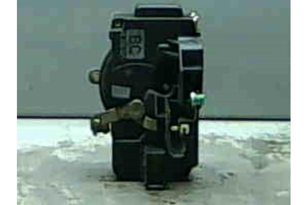 Recambio de cierre electromagnetico delantero izquierdo para opel vectra b berlina 2.0 i 16v referencia OEM IAM 5134043  