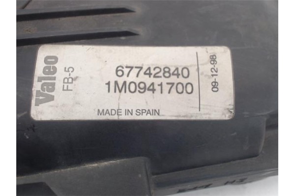 Recambio de faro antiniebla derecho para seat leon (1m1) referencia OEM IAM 1M0941700 67742840 