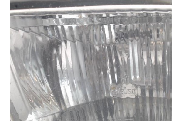 Recambio de faro antiniebla izquierdo para renault megane sin definir referencia OEM IAM 7700425885  