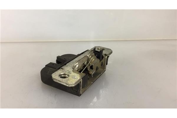 Recambio de cierre electromagnetico porton para seat ibiza (6l1) 1.9 tdi referencia OEM IAM 6L6827505A  