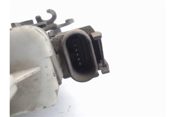 Recambio de cierre electromagnetico delantero derecho para audi a4 berlina (b5) 1.8 referencia OEM IAM 8D1837016B  