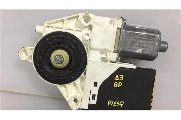 Recambio de motor elevalunas trasero izquierdo para audi a3 sportback (8pa) 2.0 tdi ambiente (dpf) referencia OEM IAM 8P4959801B