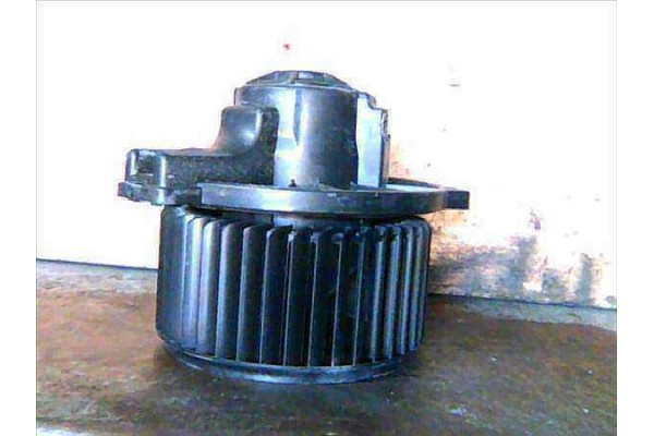 Recambio de motor calefaccion para kia carnival 2.9 crdi referencia OEM IAM F00533F005  