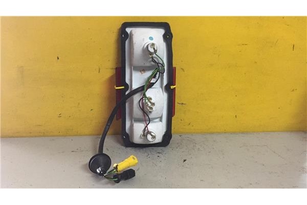 Recambio de piloto trasero derecho para nissan patrol (k/w260) 2.8 corto ta referencia OEM IAM RS1 E9007331  