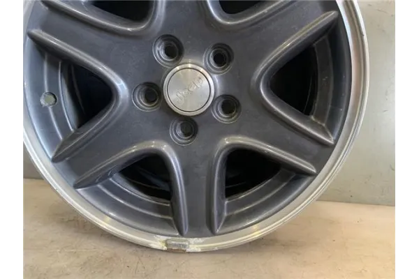 Recambio de juego llantas para jeep cherokee (kj) 2.5 crd básico referencia OEM IAM 82205899 09C 