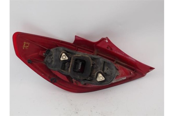 Recambio de piloto trasero derecho para opel corsa d referencia OEM IAM 13186351  