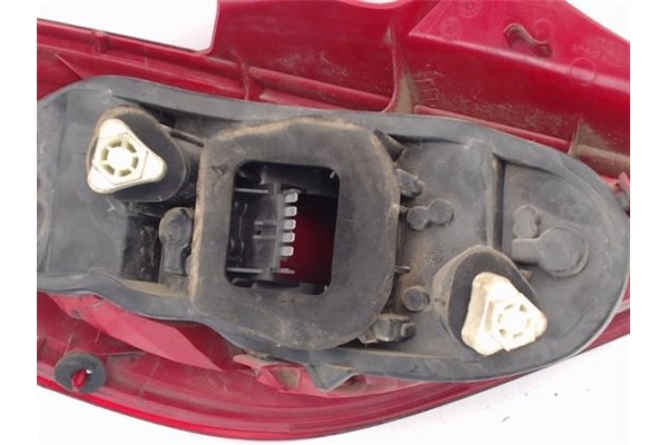 Recambio de piloto trasero derecho para opel corsa d referencia OEM IAM 13186351  