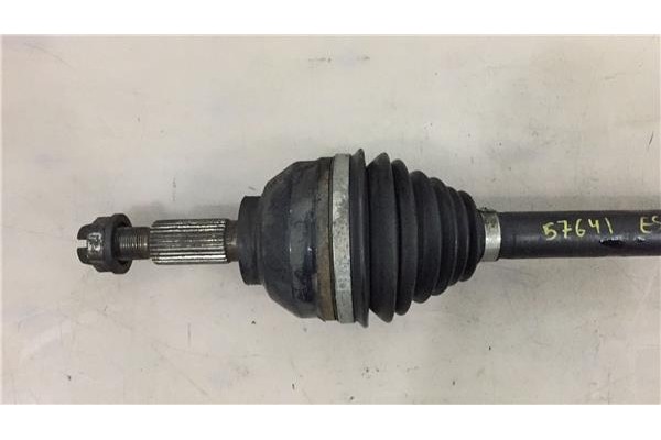 Recambio de palier delantero izquierdo para nissan primastar   (x83) 2.5 combi, 9 plazas, batalla larga 2.96t referencia OEM IAM